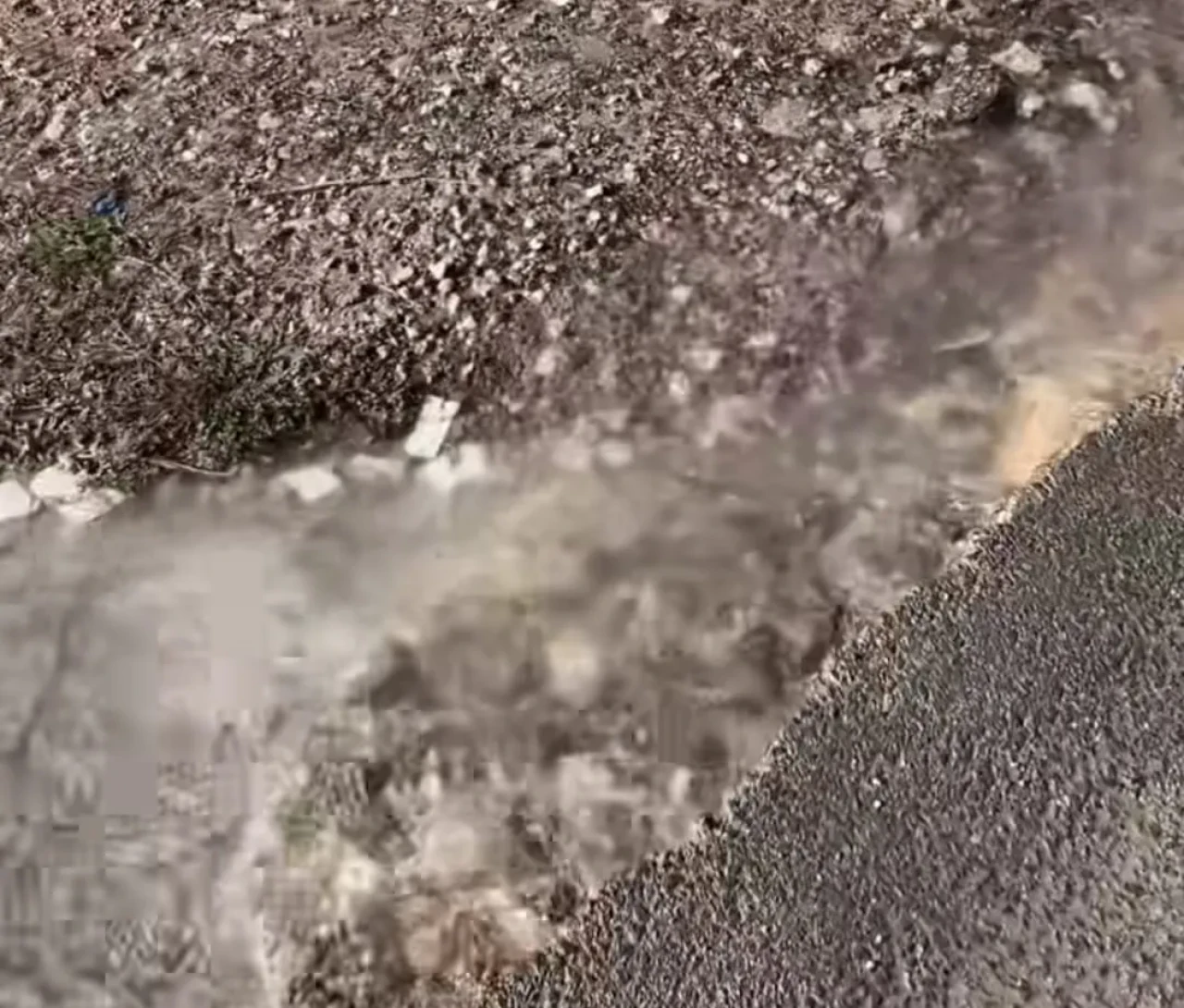 Malatya'da MASKİ yok! Temiz su boşa akmaya devam ediyor!