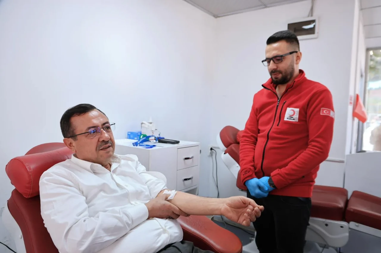 Ak Parti İl Başkanı Bakan’dan Kızılay'a örnek davranış!