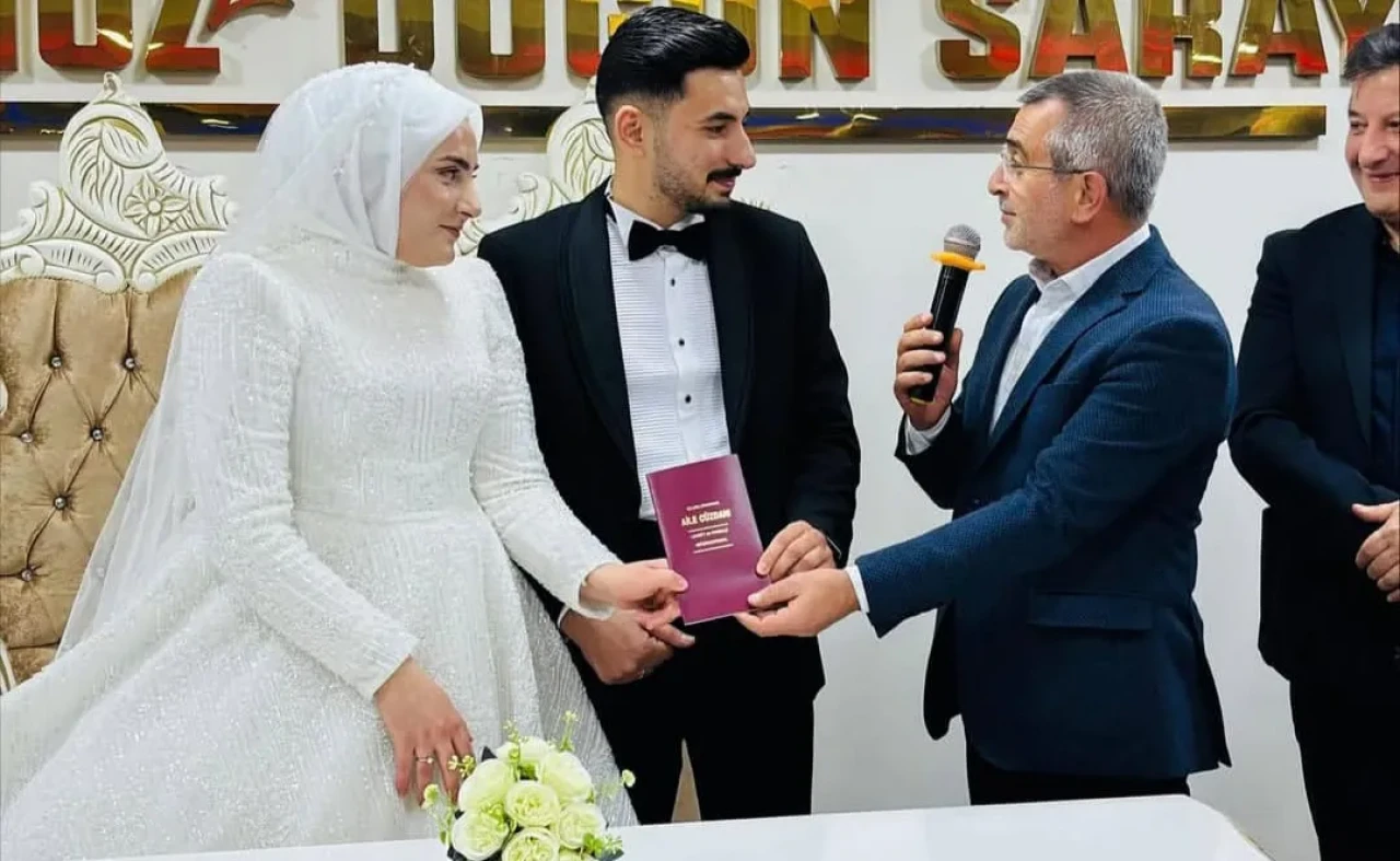 CHP ve MHP Vekilleri Ayağa Kalktı, AK Partili Vekiller Sessizlikte!