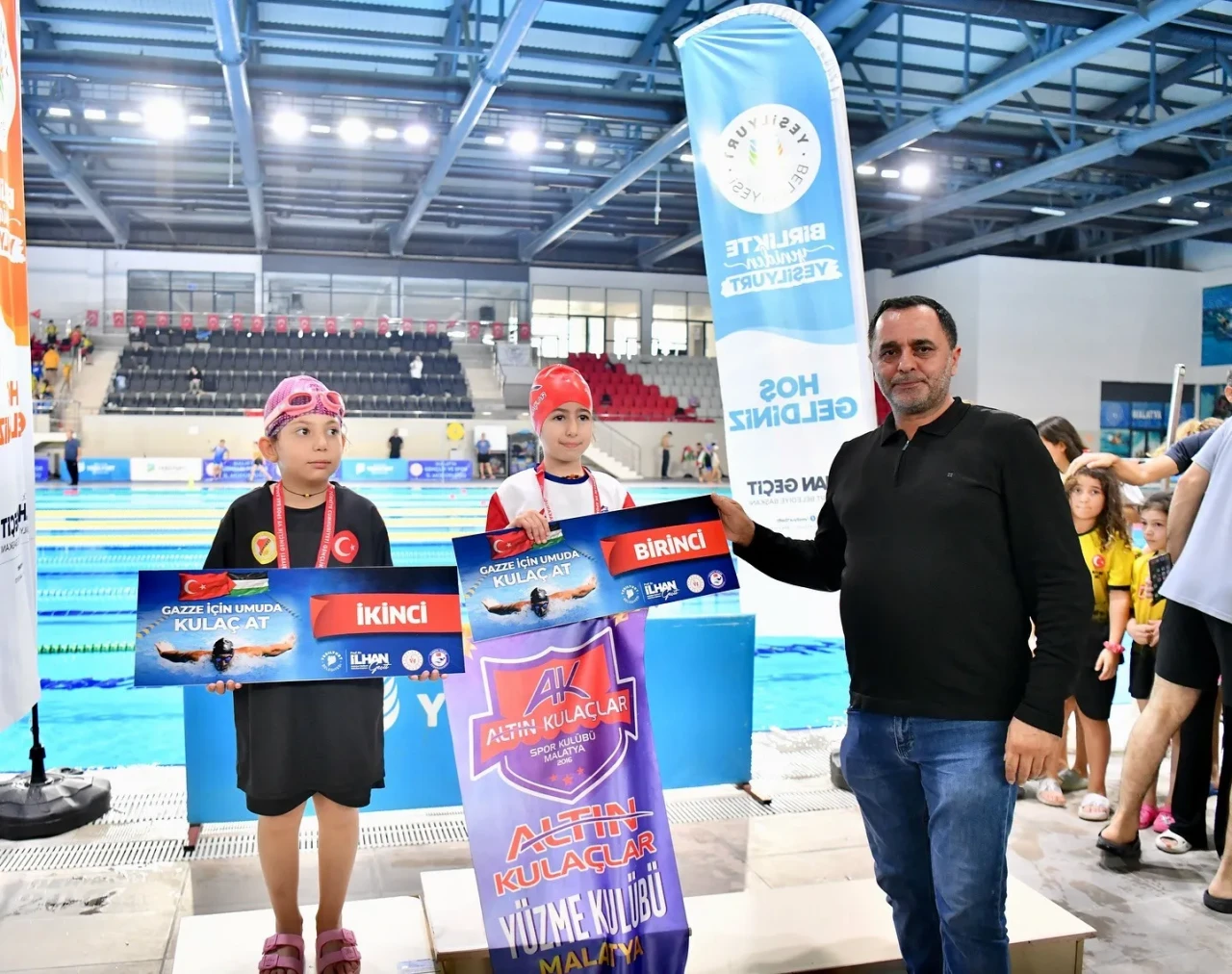 Yeşilyurt’ta Yüzme yarışmasında kulaçlar bu kez Gazze için atıldı!