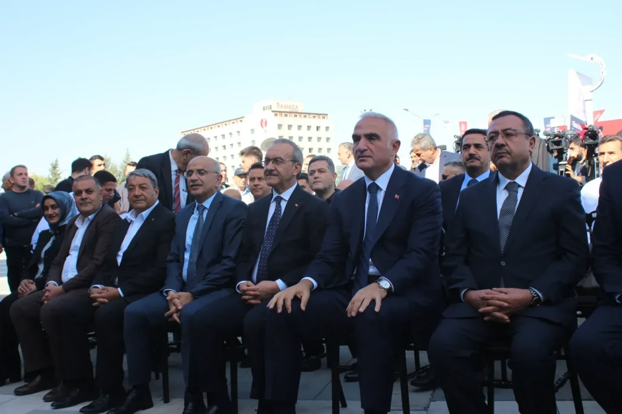 Malatya Kültür Yolu Festivali Görkemli Törenle Başladı