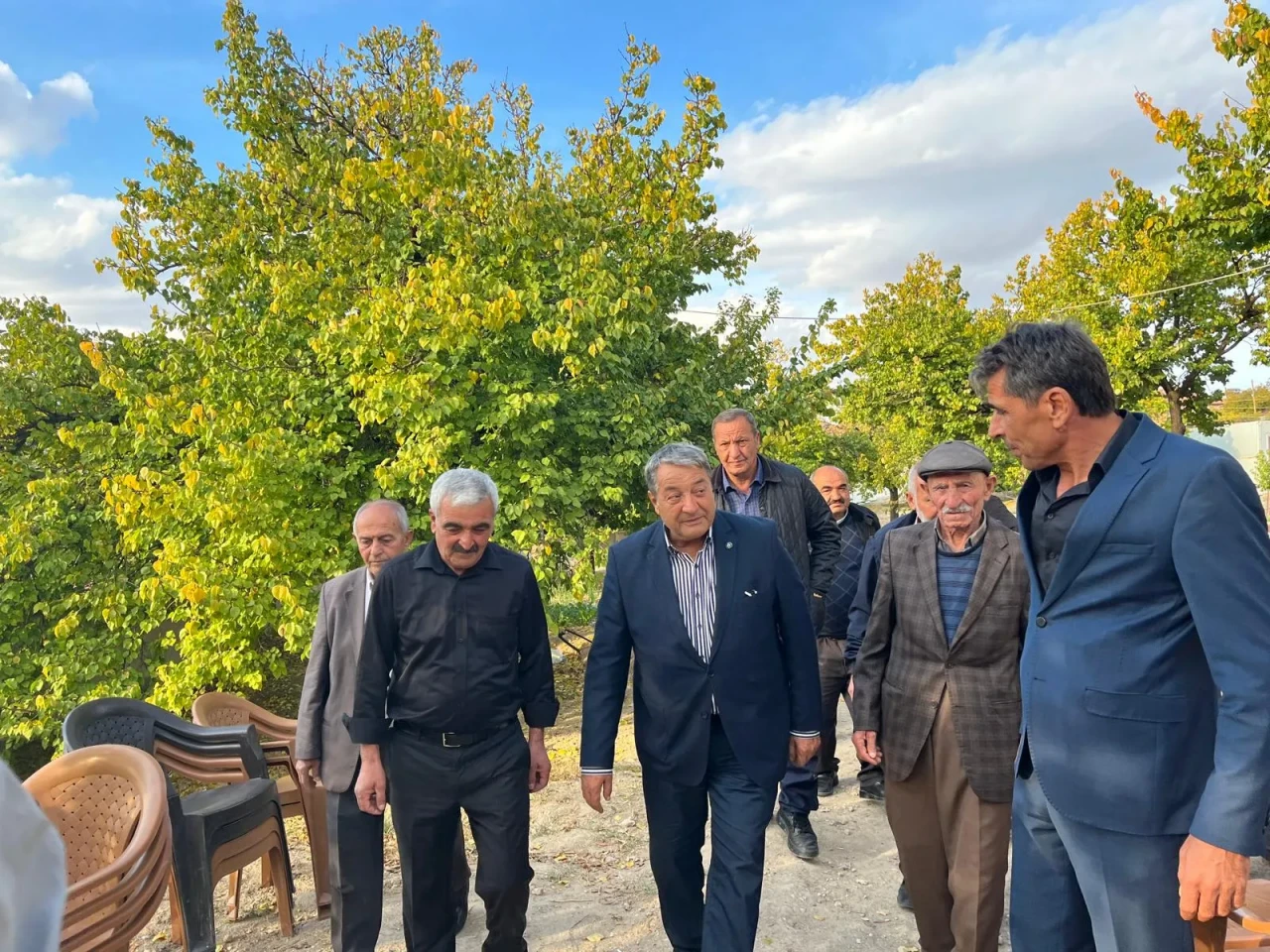MHP Milletvekili Mehmet Fendoğlu hizmet için köy yollarında!