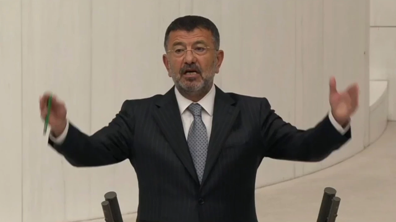 AK Parti Milletvekili Veli Ağbaba’yı ülkeye İhanet Etmekle Suçladı!