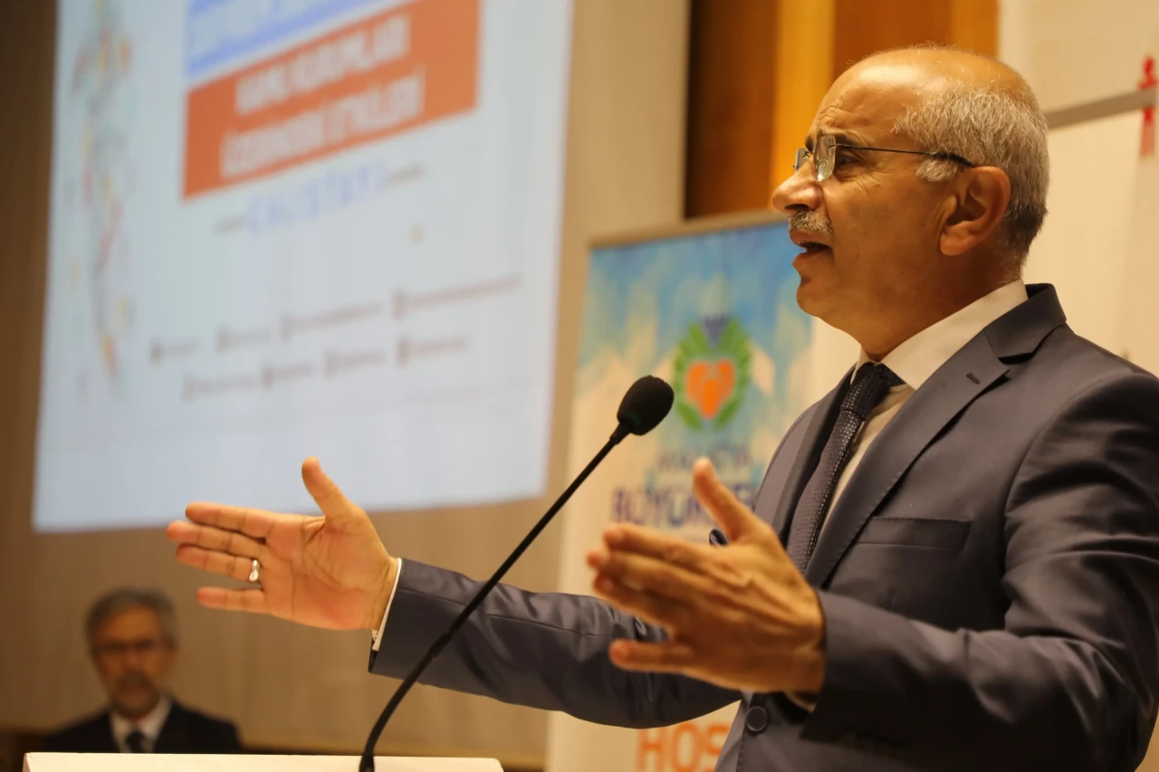 Sami Er: “Bu şehirde yalnızca binaları değil, ruhlarımızda yıkıldı!"