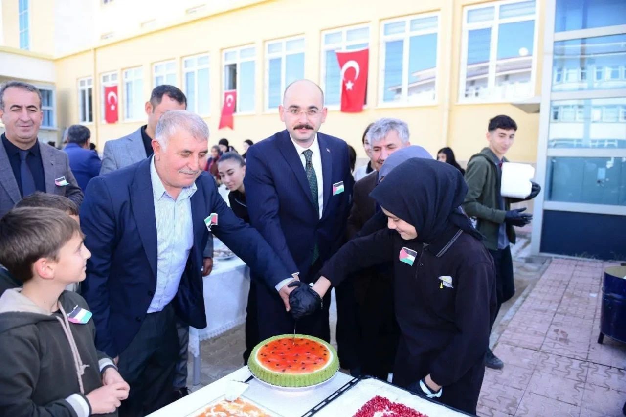 Doğanşehir’de Filistin Gazze’ye destek kermesine yoğun ilgi!