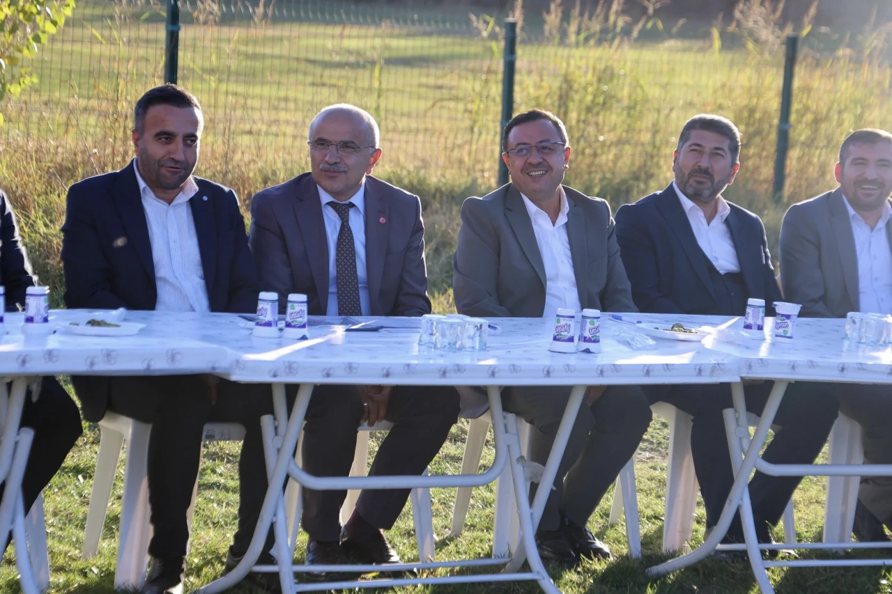 AK Parti Teşkilatı bu kez Akçadağ’da muhtarları dinledi!