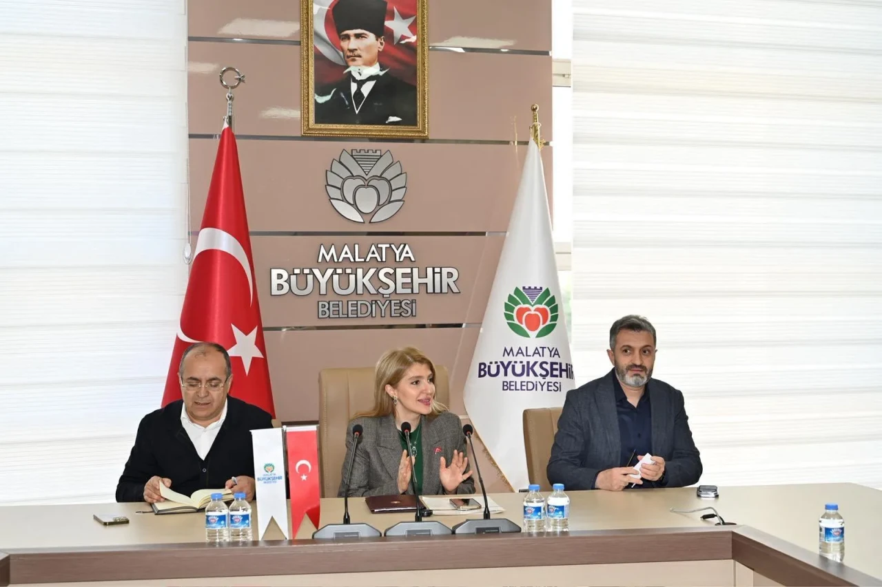 İlçe Başkanlarıyla Malatya’nın Gelec!eğini Masaya Yatırdı