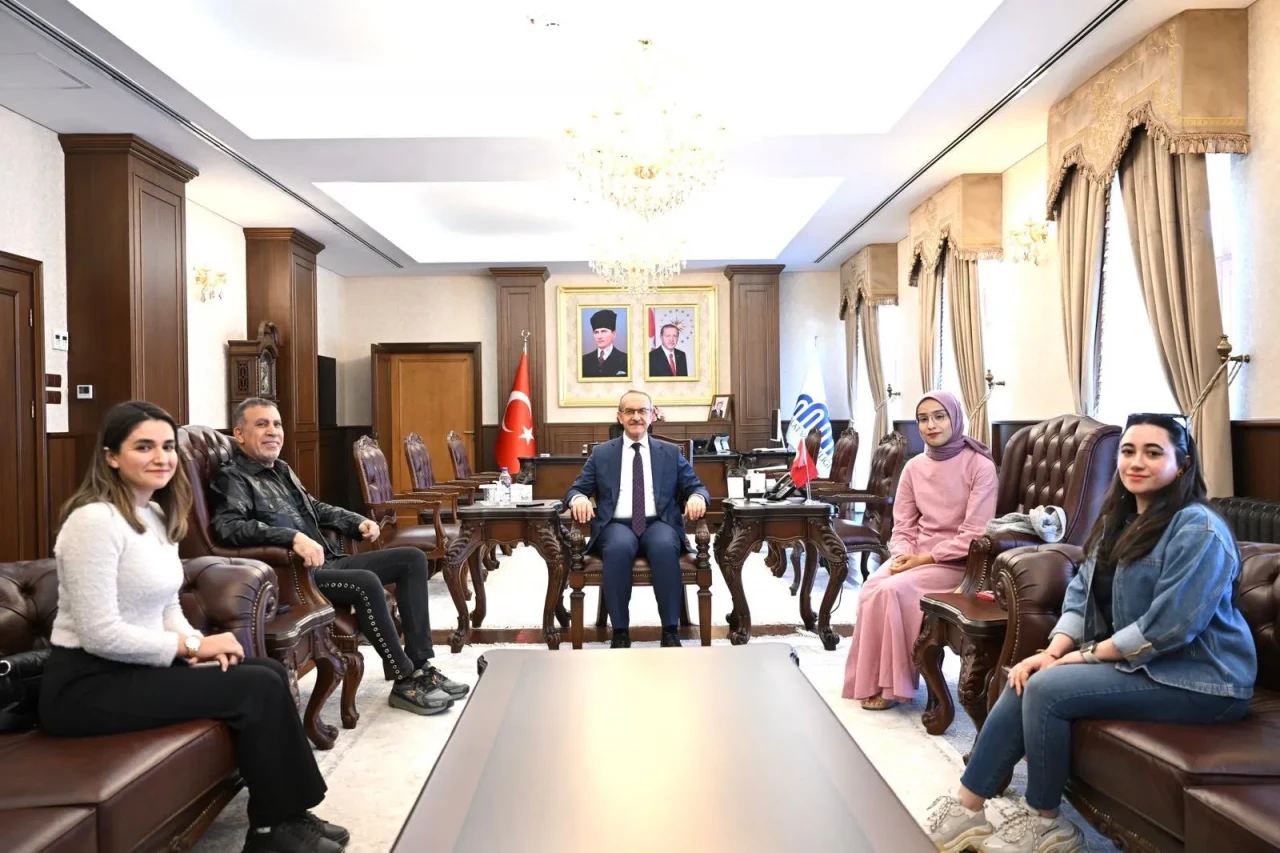 Haluk Levent Ahbap evleri için Vali Yavuz’u ziyaret etti!