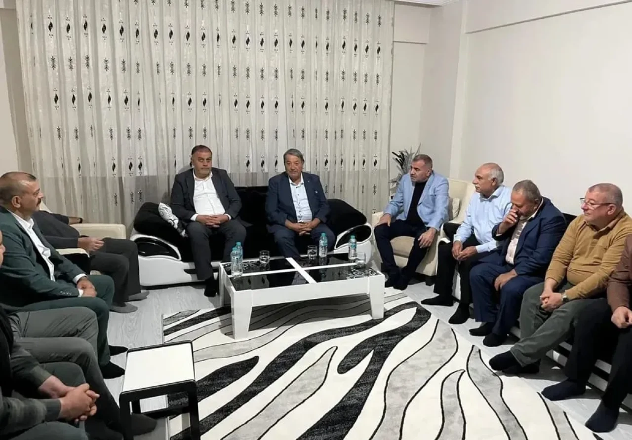 Devlet Bahçeli Talimat Verdi: Vekiller Haneleri Geziyor