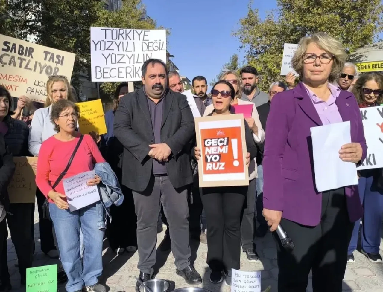 Malatya'da CHP'li kadınlar boş tencere ile sokaklara indi!