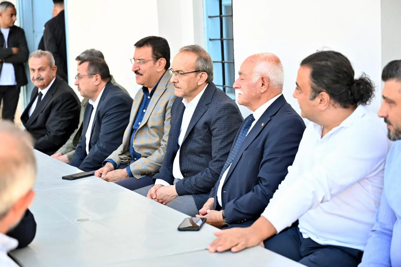 Vali Yavuz Cemevi’ne neden Ak Partililer ile gitti?