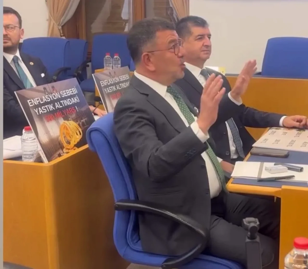 Veli Ağbaba: “Enflasyonun gerçek sorumlusu hıyarlar!”