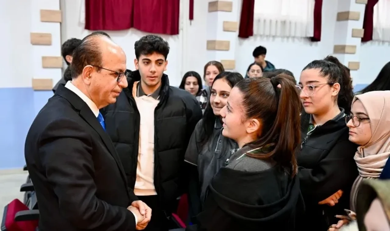 Öğrenciler savaş mağduru çocukların yanında olacak!