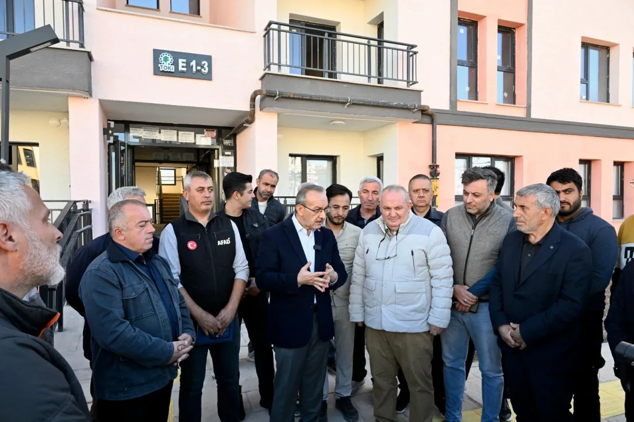 Vali Serddar Yavuz TOKİ gezisinde müdürleri yüzleştirdi!