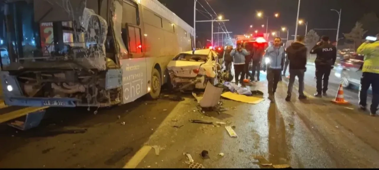 Malatya'da makas dehşeti!  Kazada 2 ölü 10 yaralı!