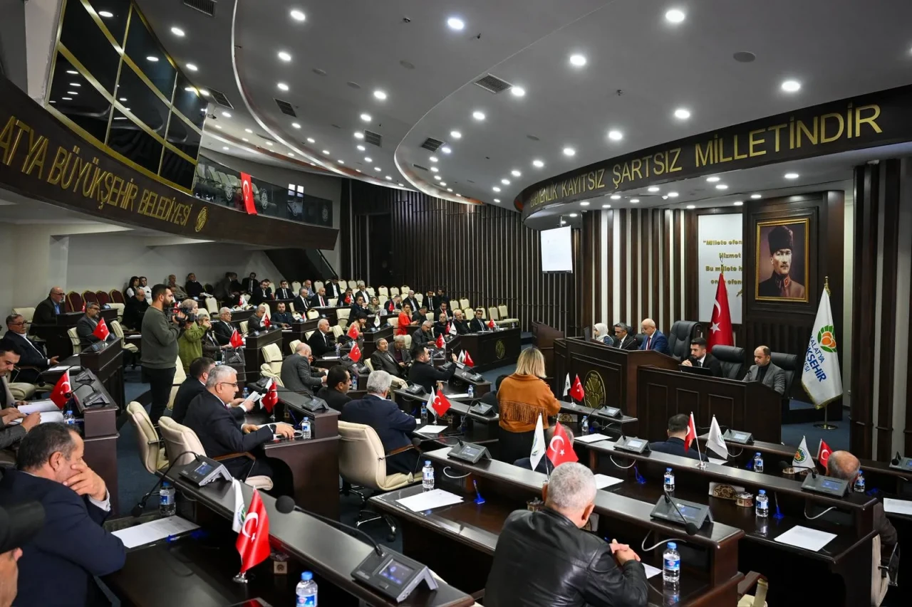 Sami Er çaktırmadan bürokratlarını sert dille uyardı!