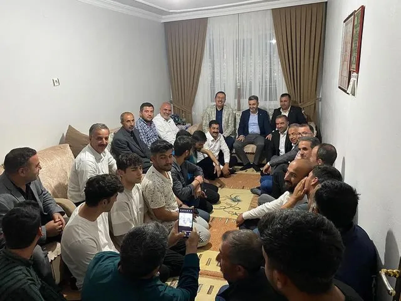 AK PARTİ MİLLETVEKİLİ BÜLENT TÜFENKÇİ YAPACAĞINI YİNE YAPTI
