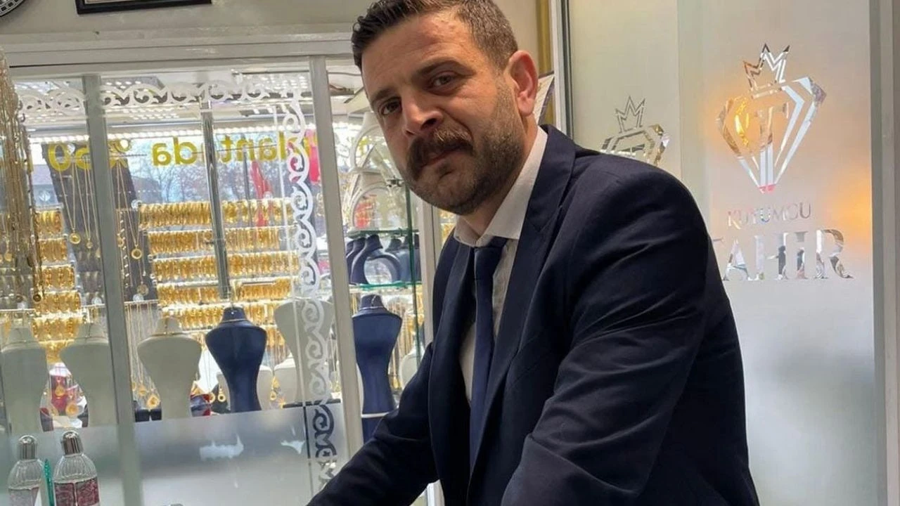 BAŞINDAN VURULMUŞ ŞEKİLDE BULUNAN KUYUMCU KURTARILAMADI