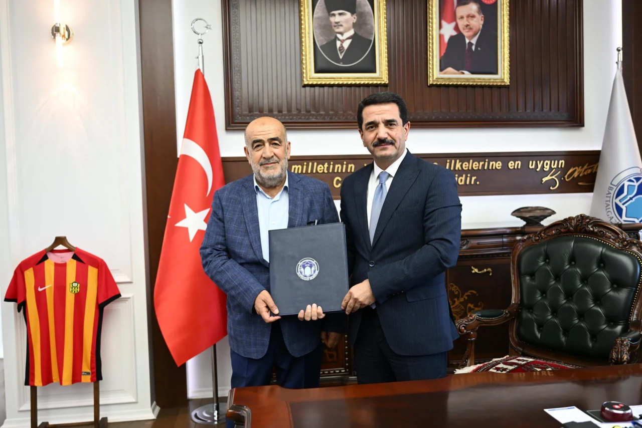 MALATYA'DA HERKES TAZİYE EVİ YAPIYOR YA OKUL NE OLACAK ?