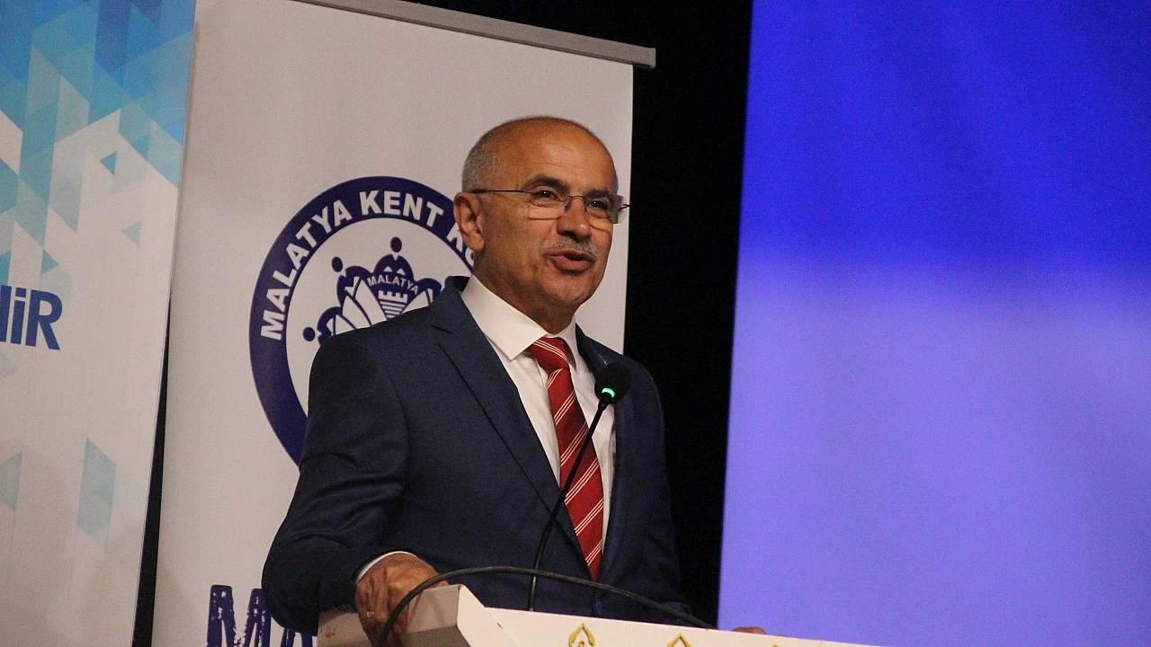 Haberimiz ses getirdi Başkan Er Kızılay’a kurban bağışladı