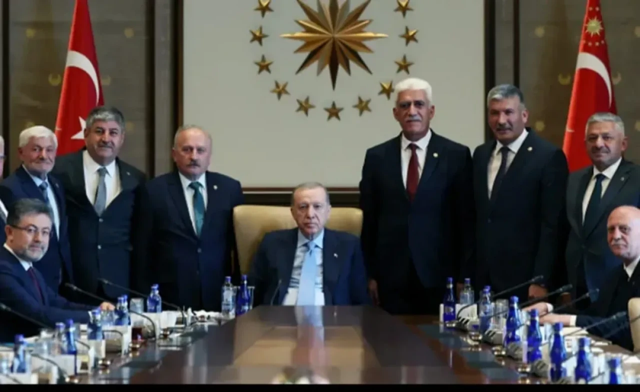 MALATYALI BAŞKAN'DAN ERDOĞAN'A: "SENİN ALLAH'INA KURBAN"