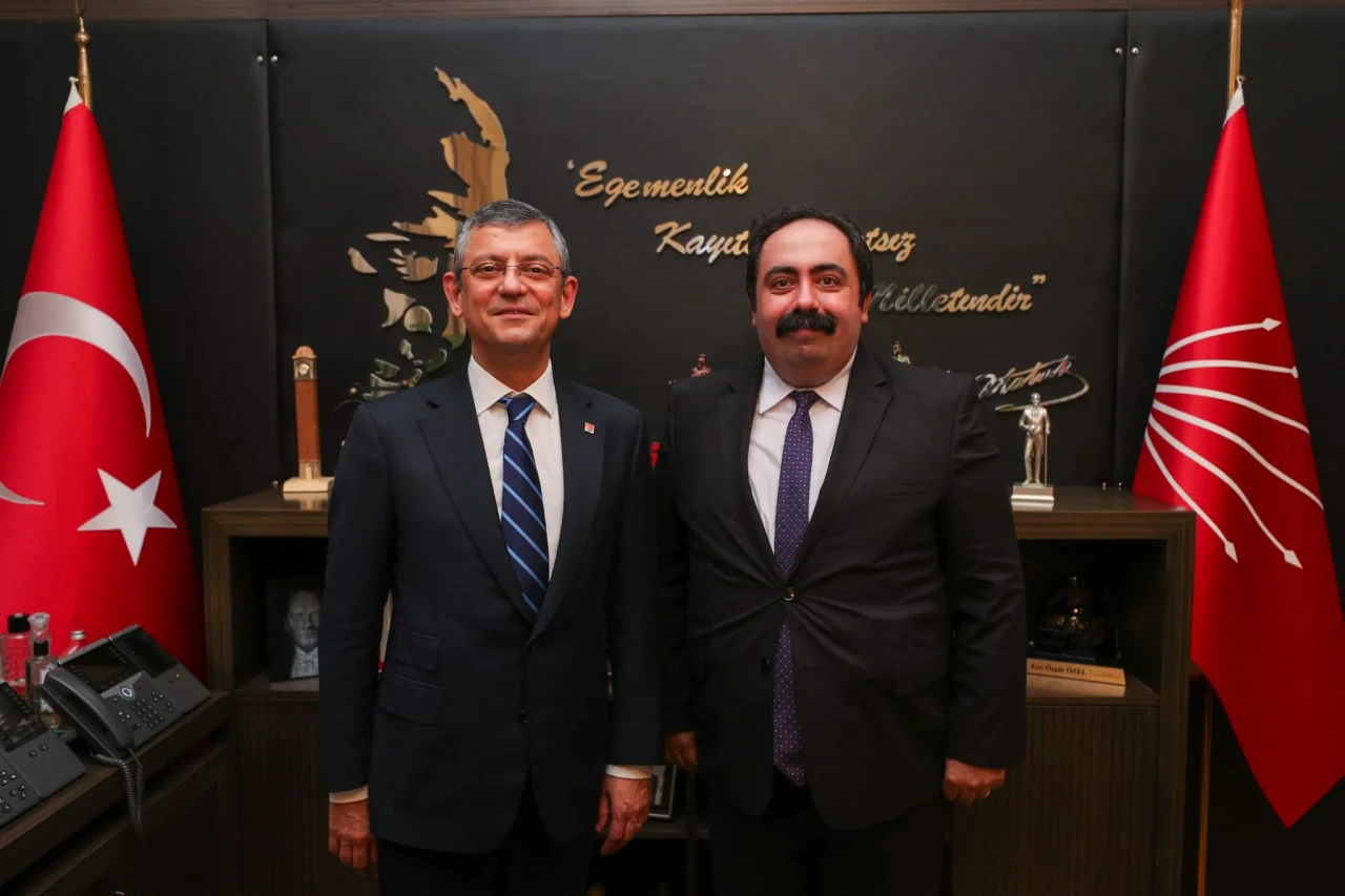 ÖZGÜR ÖZEL’E KARŞI YAPILAN SALDIRI CHP TARAFINDAN KINANDI