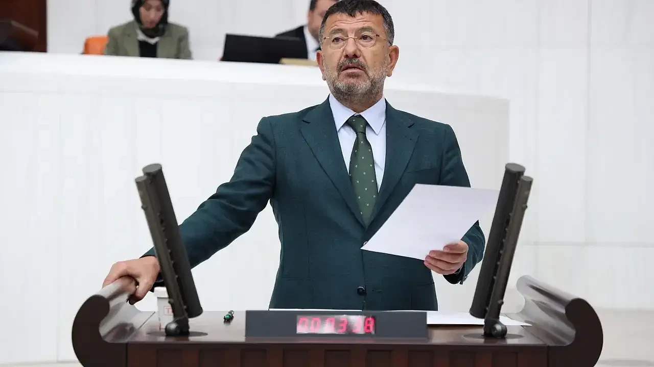 “Erbaş’ın arabası 24 milyon Papa’nın arabası 1.5 milyon”