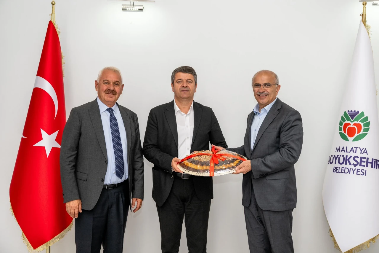 ADIYAMAN BELEDİYE BAŞKANI SAMİ ER’İ ZİYARET ETTİ DESTEK SÖZÜ VERDİ