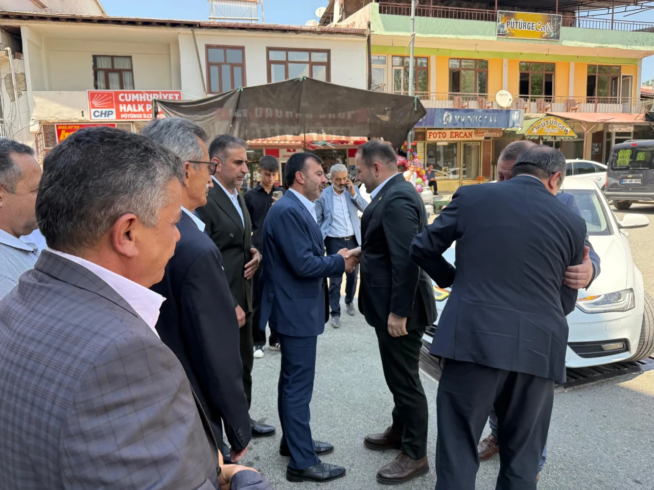Ak Parti bir kez daha Pütürge'ye destek çıkartması yaptı!