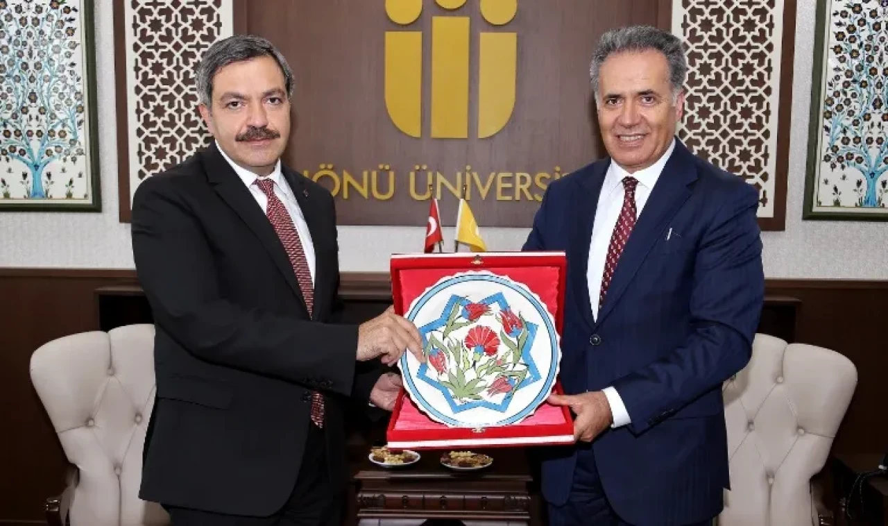 Malatya’nın İnönü ve Turgut Özal rektörleri sınıfta kaldı!
