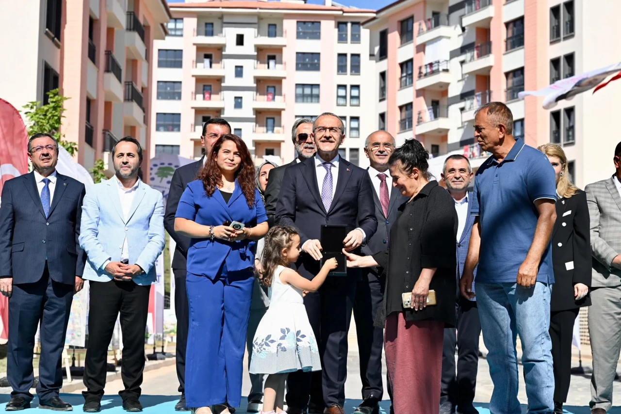 Malatya’da anahtarlar Yavuz tarafından minik ellere verildi