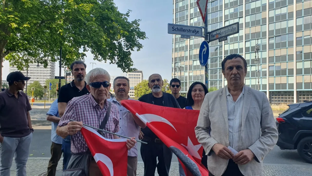 Berlin’de Talat Paşa anıldı :"Bir Talat ölür, bin Talat doğar"