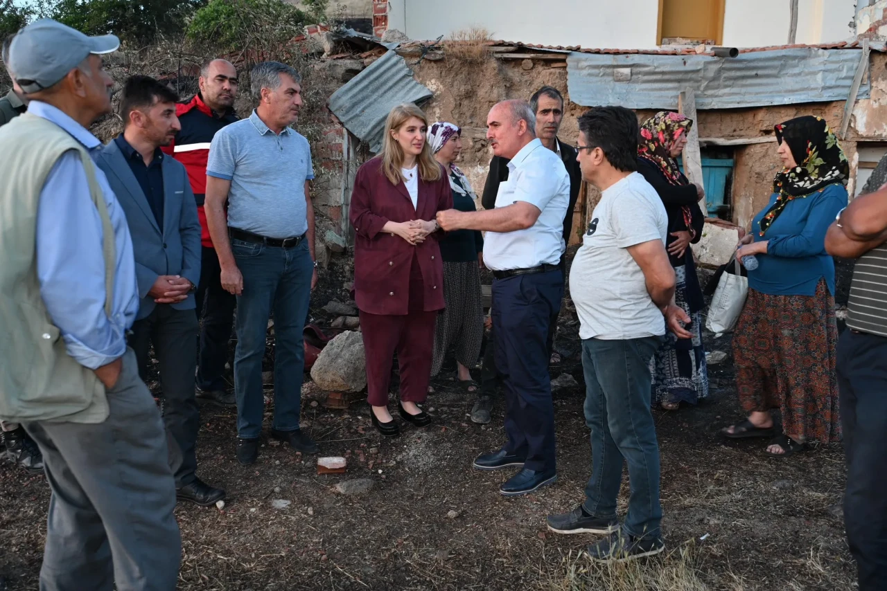 Milletvekili Ölmeztoprak yangın bölgesine koşup yaraları sardı!