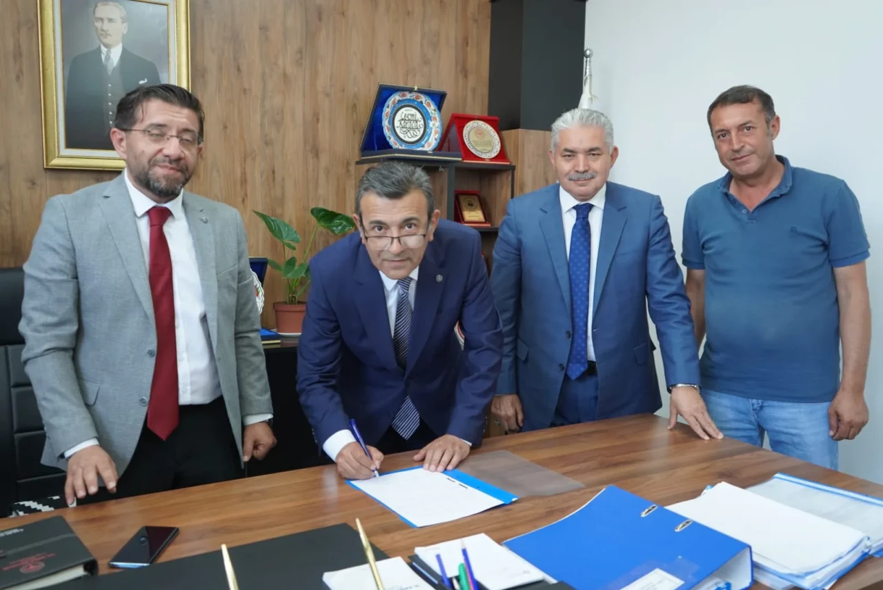 Dilekli hayırseverler kasabaya sağlık merkezi yapıyor!