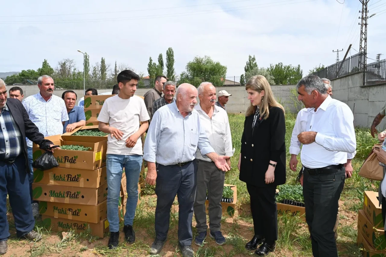 Milletvekili Ölmeztoprak Doğanşehir'de üreticiler ile buluştu
