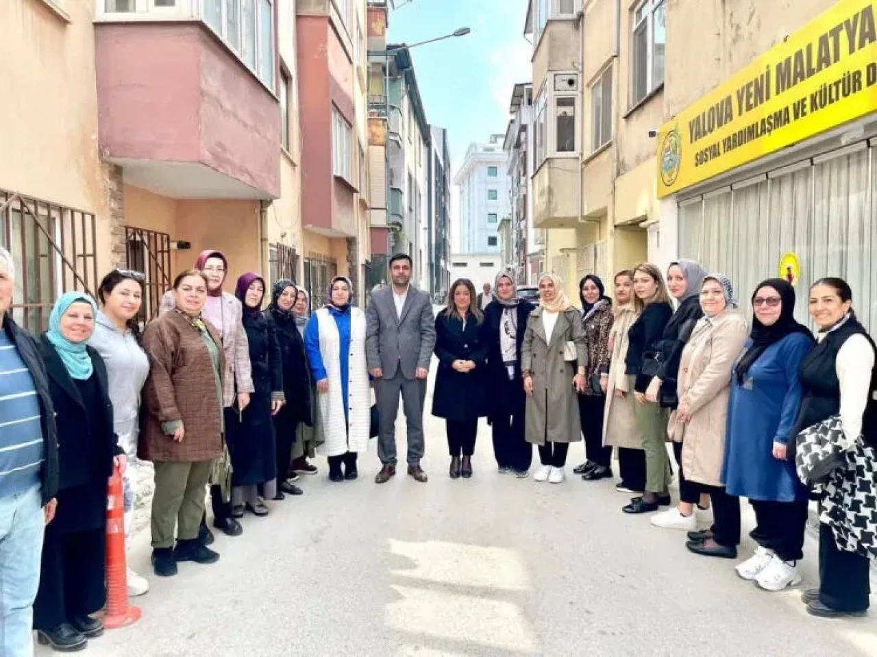 Malatyalılar'dan Yavola'da kayısı ve kiraz festivali!