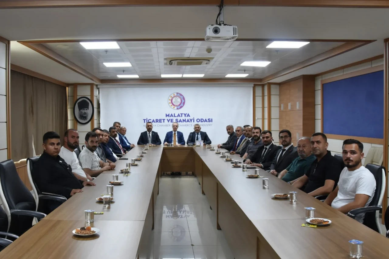 Yeniden Refah: “Üretimin sanayinin ve kayısının yanındayız!”