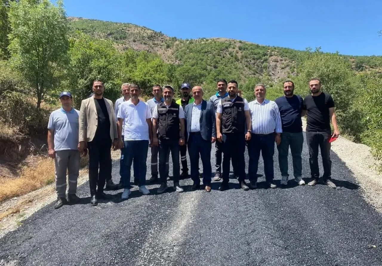 Kale İlçesi yangınla yandı, asfaltla yeniden doğuyor!