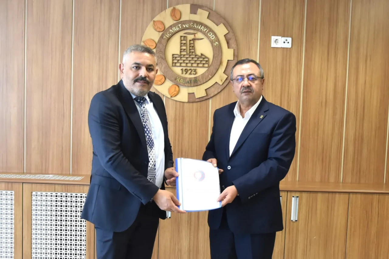 Sadıkoğlu: “Kayısıcı Ağaç Kesiyor, Malatya Afet Bölgesi İlan Edilmeli”