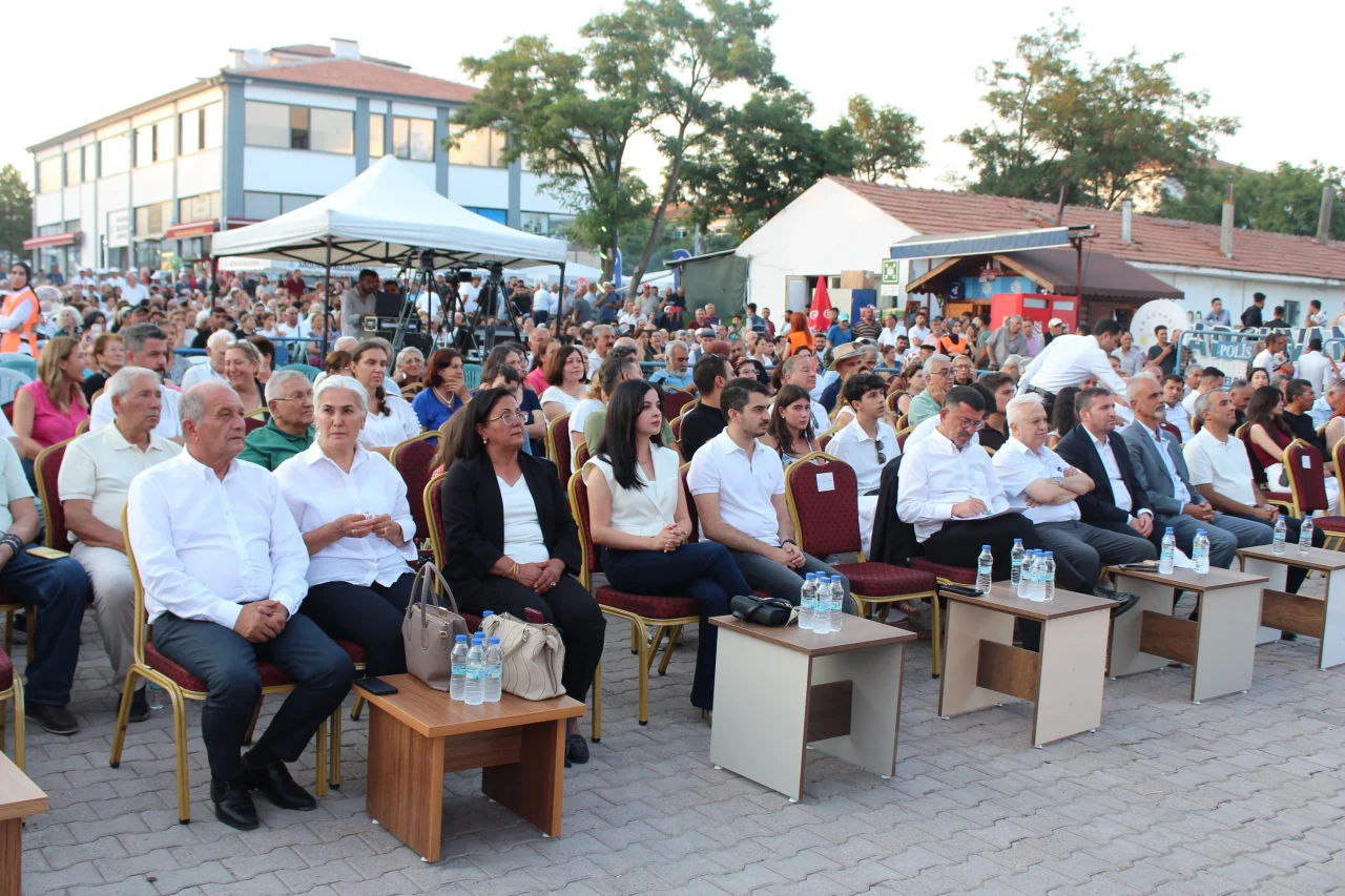 Arguvan 17. Türkü Festivali görkemli ve coşkulu başladı!