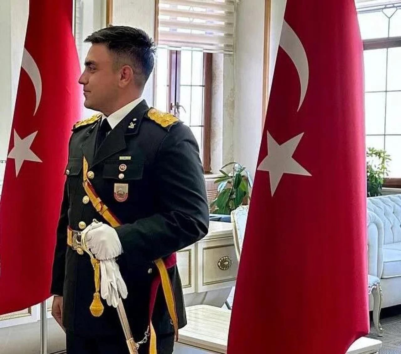 Askeri araç şarampole yuvarlandı teğmen şehir oldu!