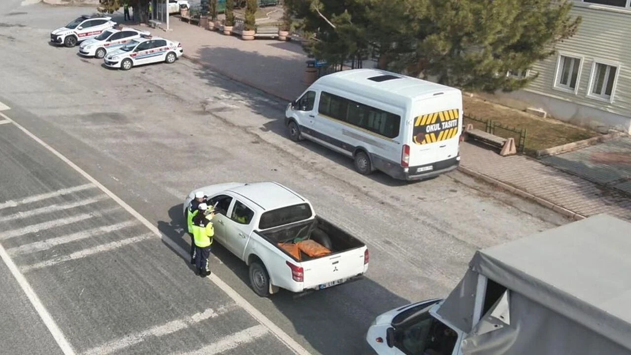 Hız sınırını aşan yandı: Sürücüler yüksek cezalara dikkat etmeli!