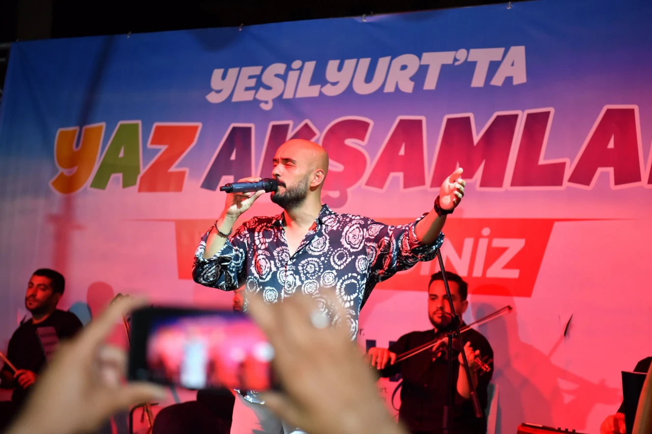 Belediye  İkizce ’de konser verdi vatandaşlar bu kez eğlendi!