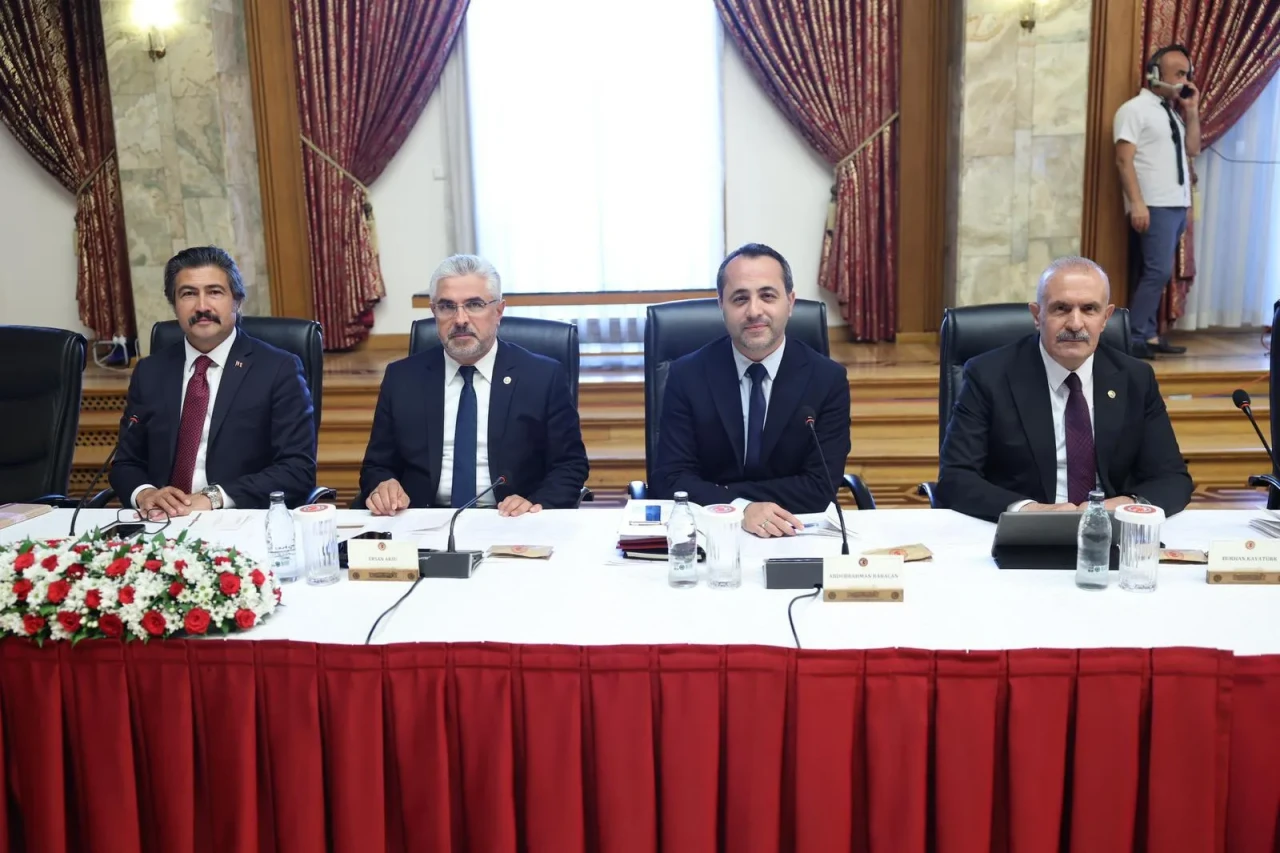 Önce şehit yakınları sonra Diyarbakır anneleri dinlendi!