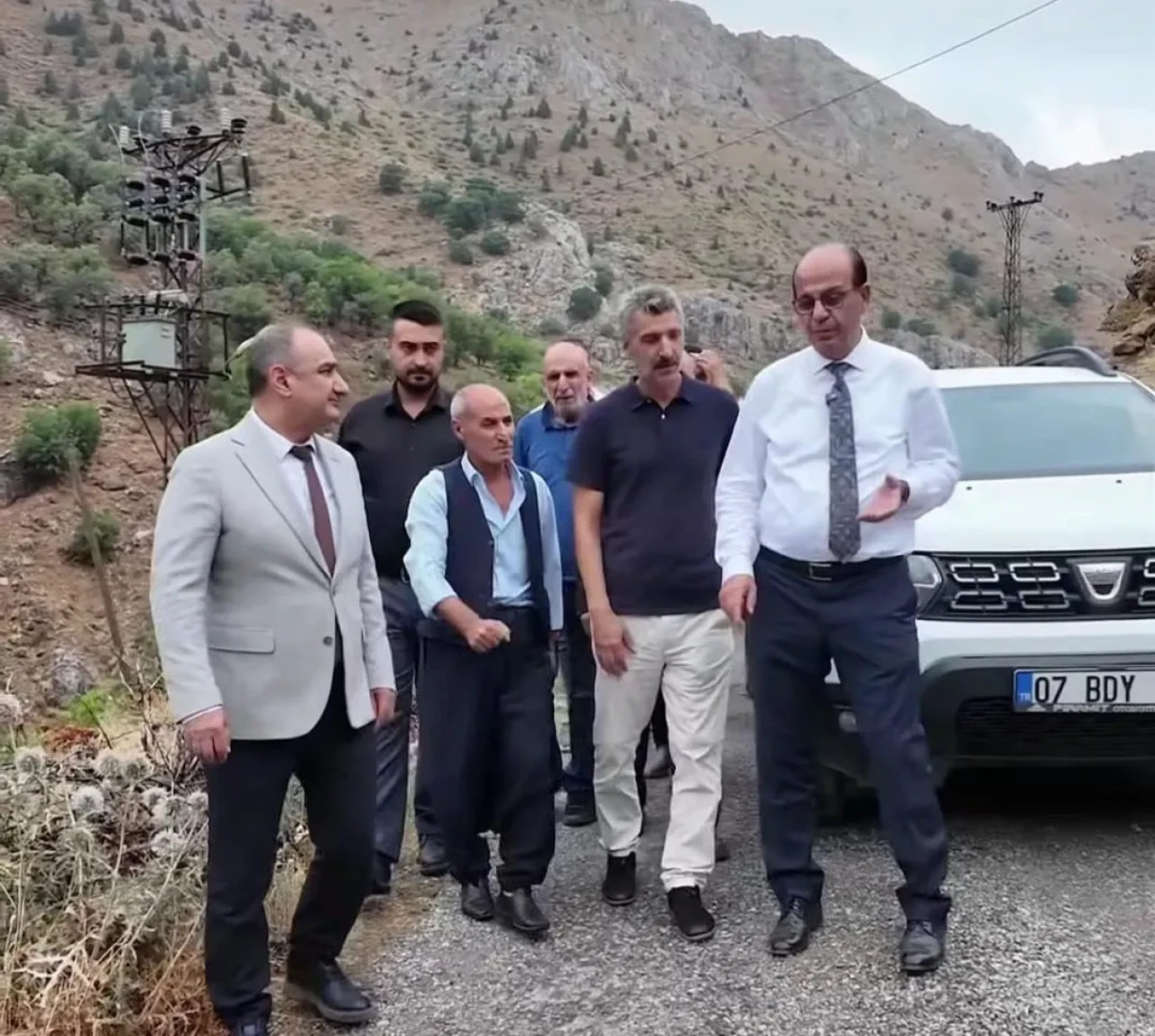 İlhan Geçit başkan olarak o köye gidip devrim yaptı!