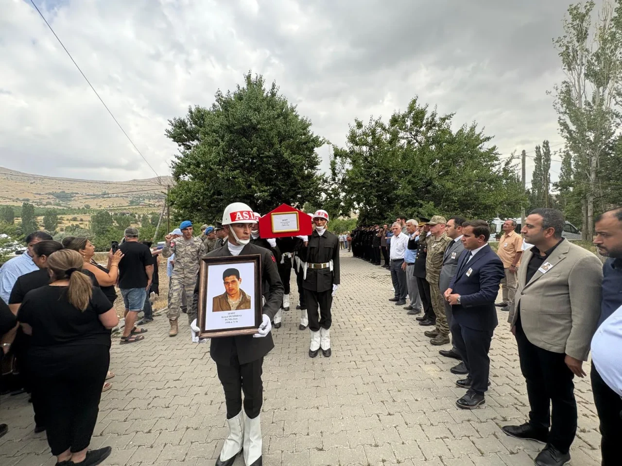 Şehit onbaşı 26 yıl sonra Malatya'da toprağa verildi!