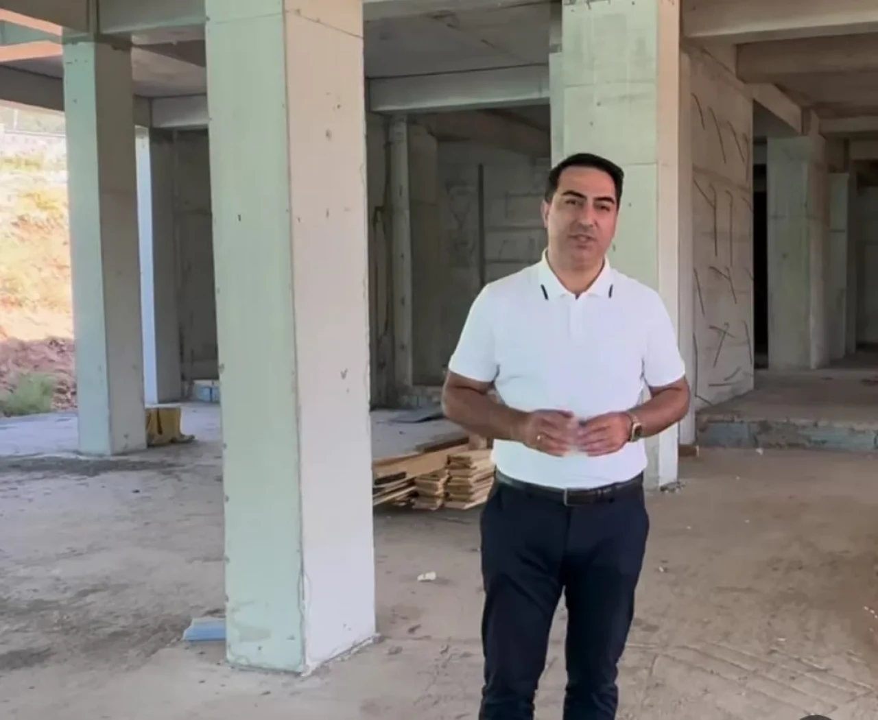Doğanyol Belediye Başkanı Hakan Bay’dan cami inşaatında reklam!