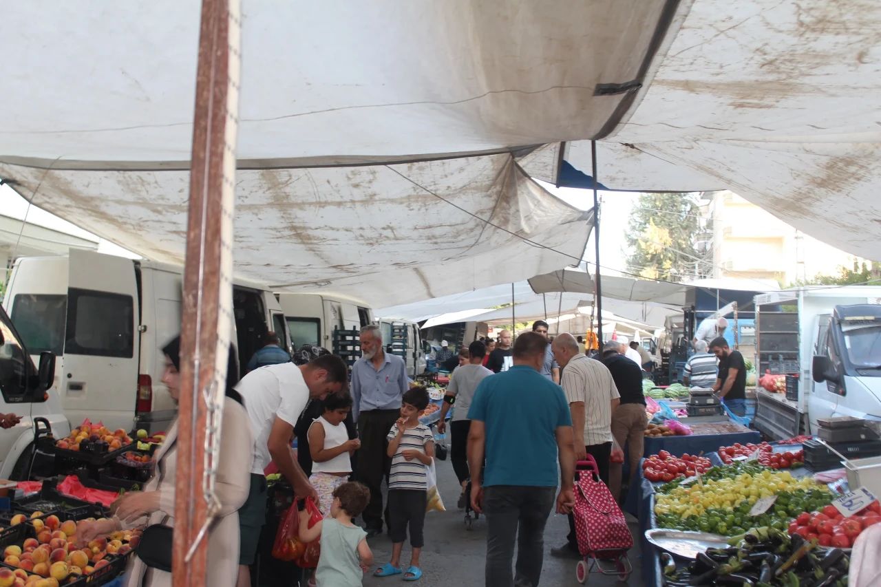 Malatya Pazarında ucuzluk bereketi: Vatandaş pazara koşuyor