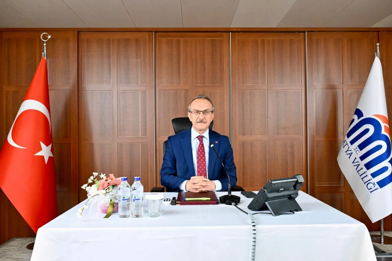 Malatya Valisi Kendisine Yalvaran Öğretmene Sahip Çıktı!