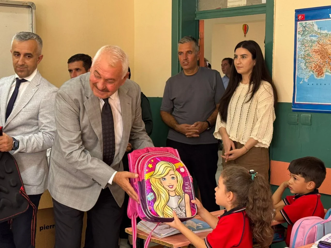 Adana belediyesi Doğanşehirlere film gösterimi yapıyor!